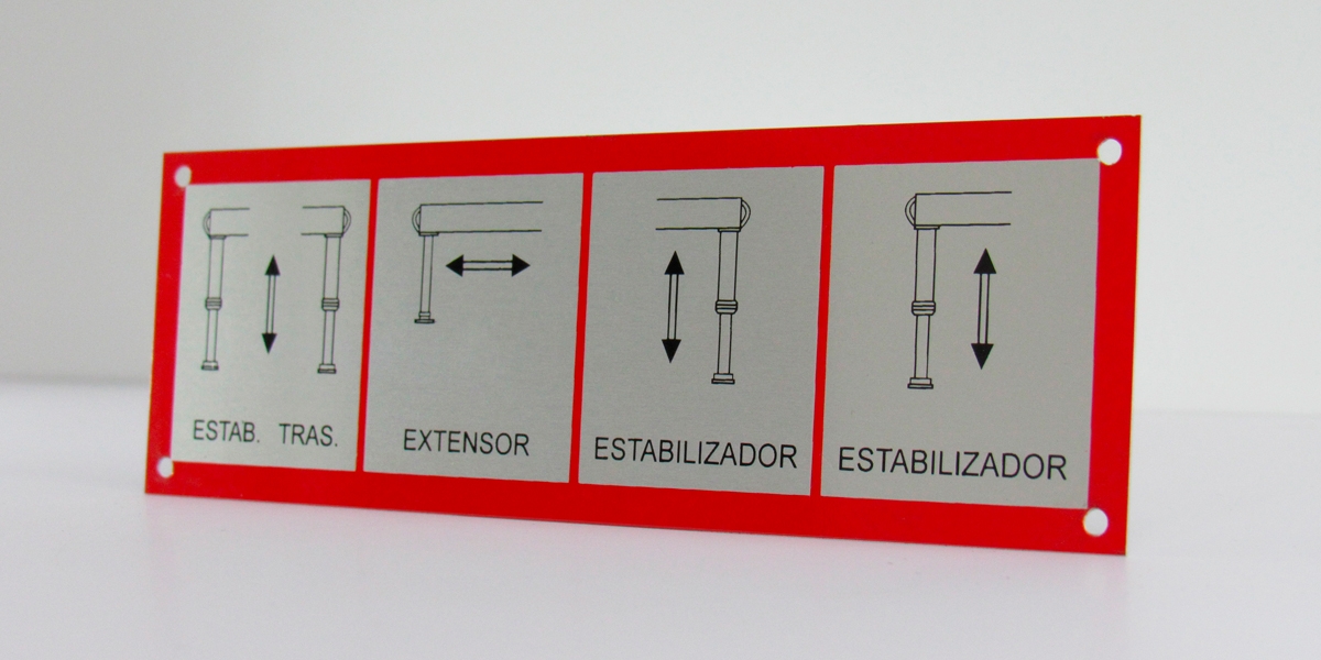 PLACA EM ALUMÍNIO PARA IMPLEMENTOS RODOVIÁRIOS