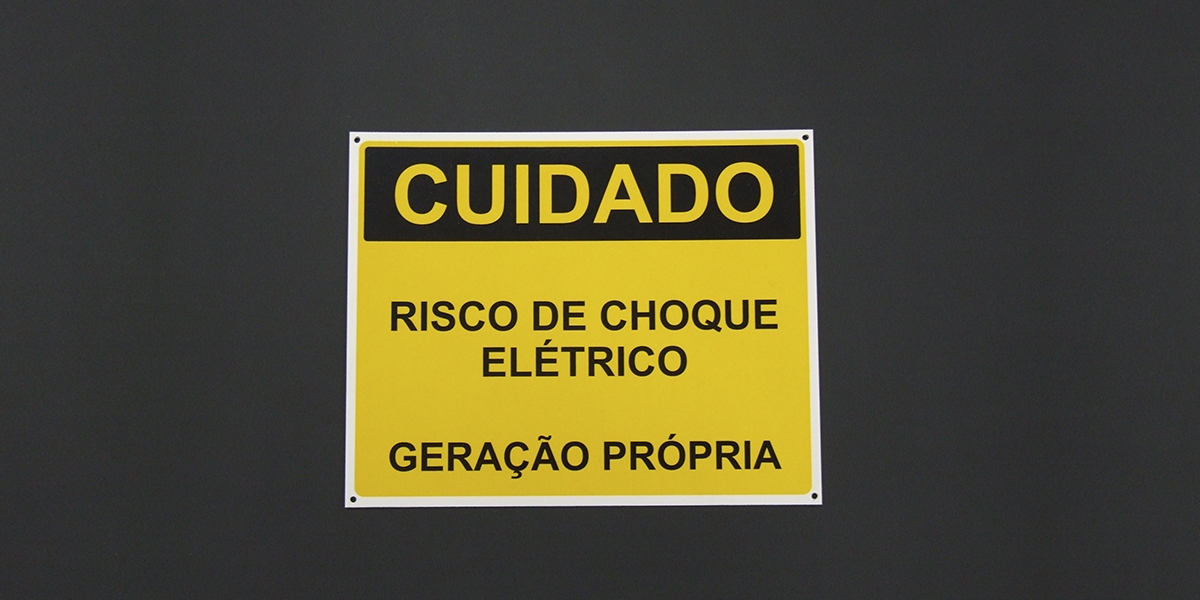 Placa de identificação em PVC